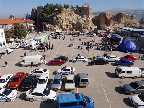 BİLİM TIRI EĞİRDİR’Lİ ÇOCUKLARIN AYAĞINA GELDİ