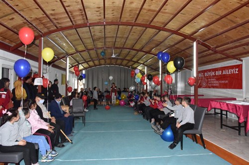Eğirdir'de Depremzede Çocuklar Eğlenceli Etkinlikler Sayesinde Moral Buldu